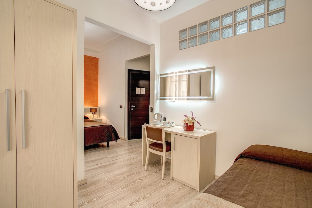 Cola Di Rienzo Suite 38/50