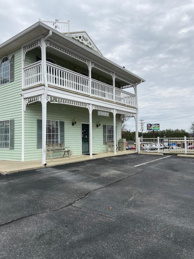 Key West Inn Cookeville 4/27
