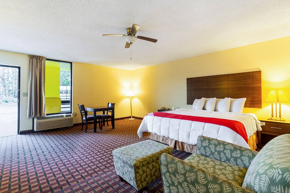 Days Inn by Wyndham Atmore 16/61