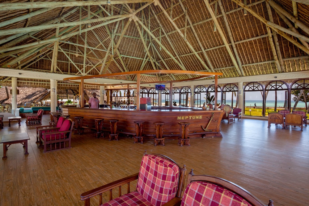 Neptune Paradise Beach Resort & Spa 17/47