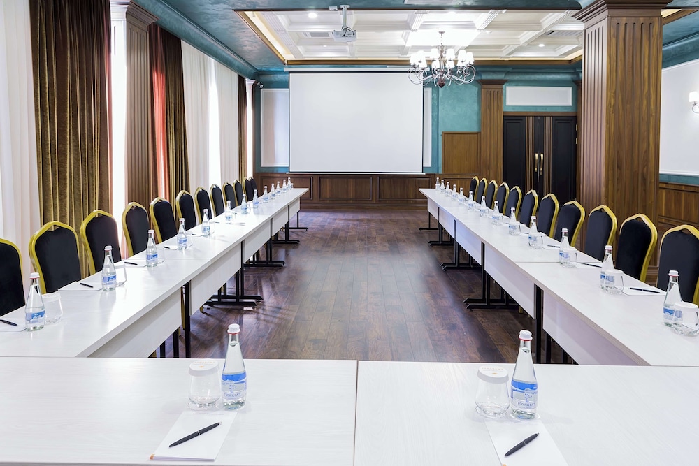 Panarams Tashkent Hotel a Member of Radisson Individuals 40/48