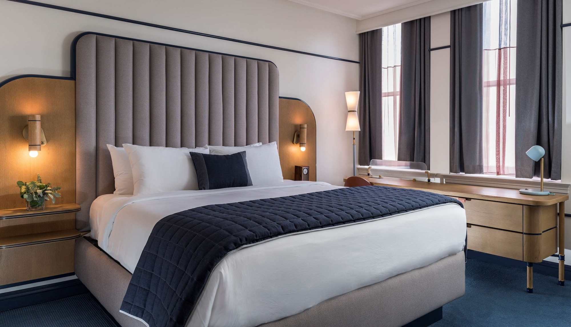 1 BEDROOM, SUITE, KING BED