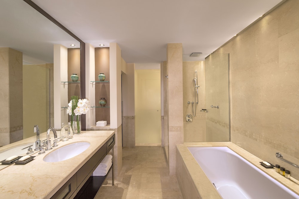 Grand Hyatt Doha Hotel and Villas 65/65