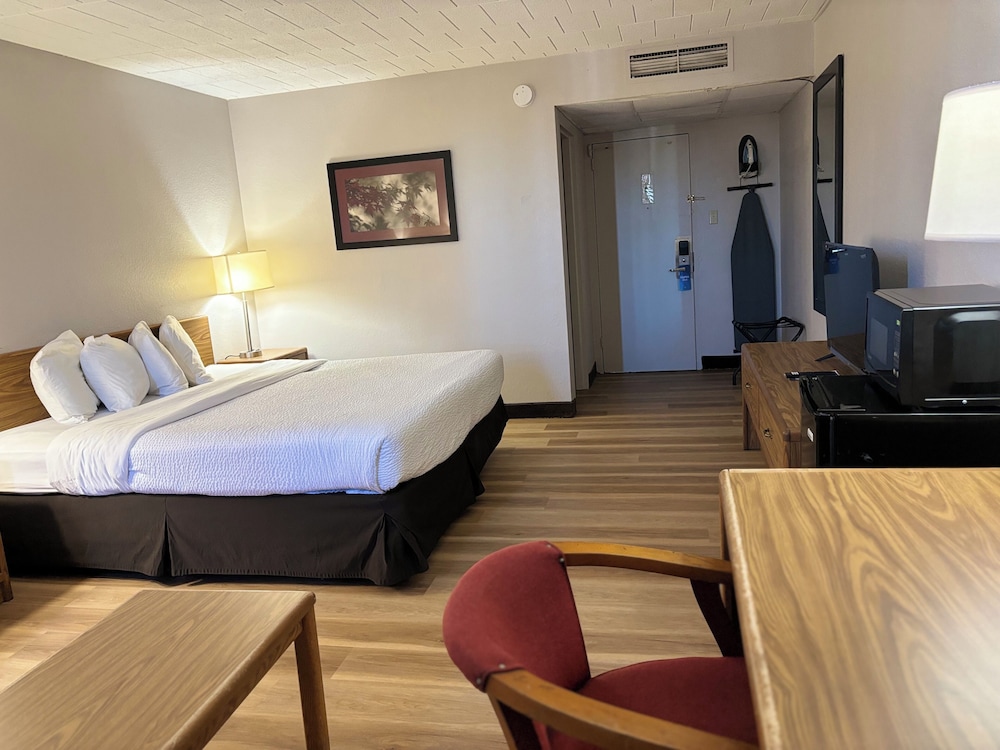 Days Inn by Wyndham Williamsport 16/35