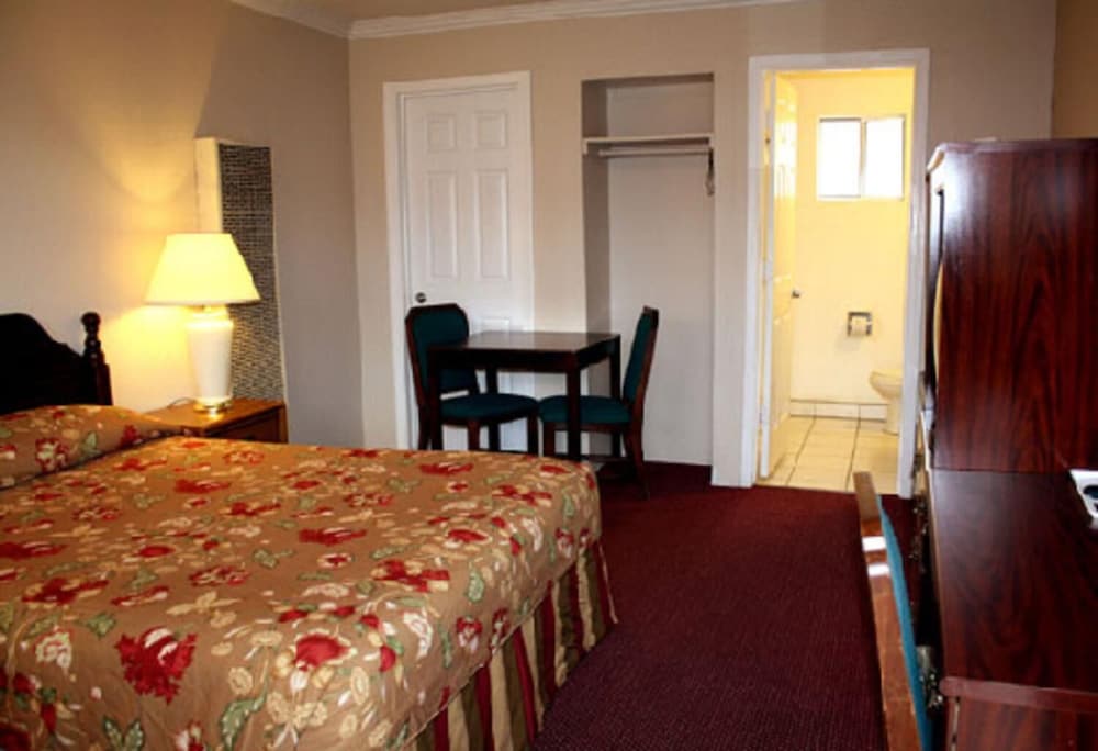 Sunset Inn and Suites 6/24