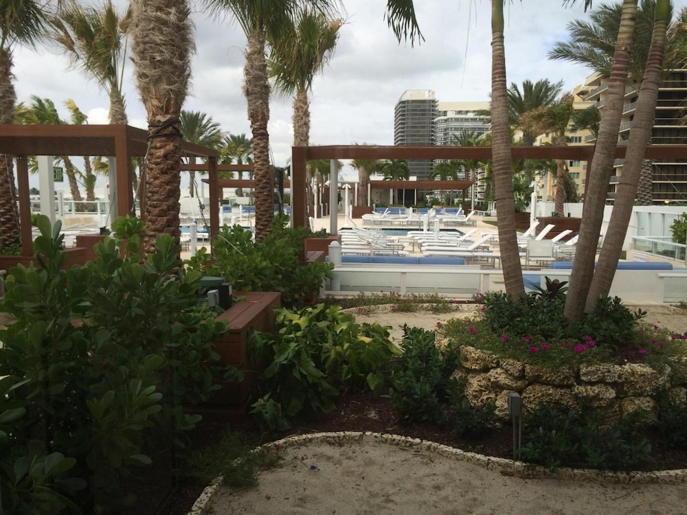 Grand Beach Hotel Surfside West 13/62