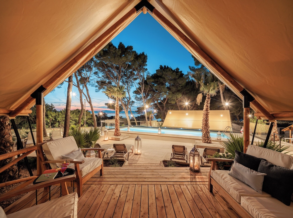 Waterman Beach Village 25/49