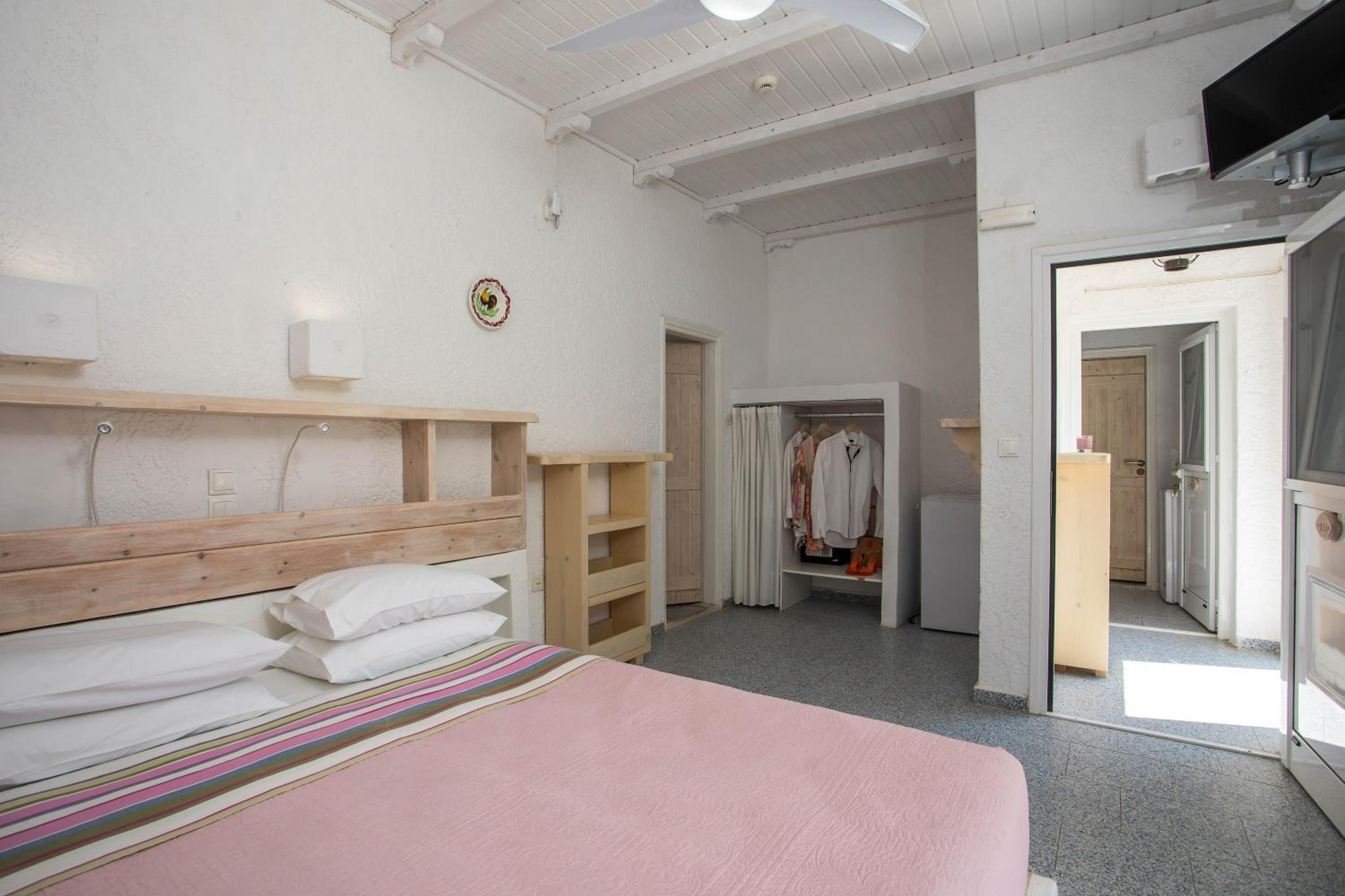 Irini Hotel 19/63