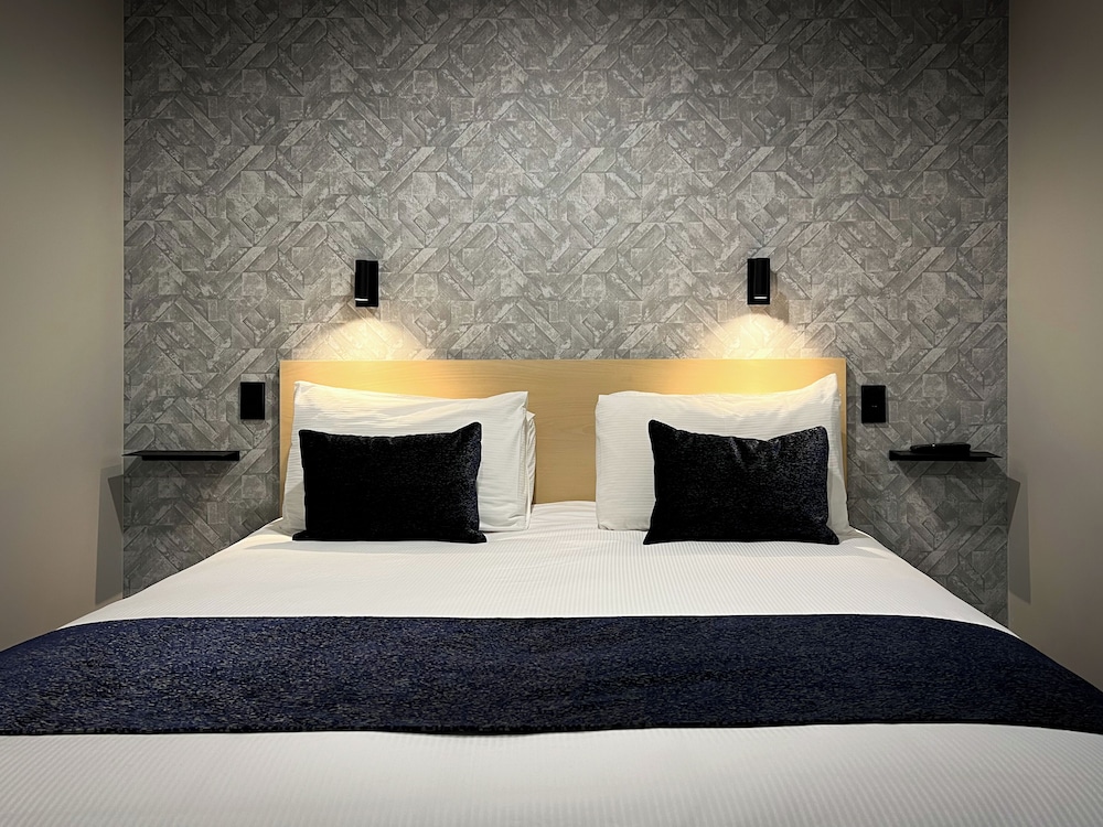 1 BEDROOM, APARTMENT