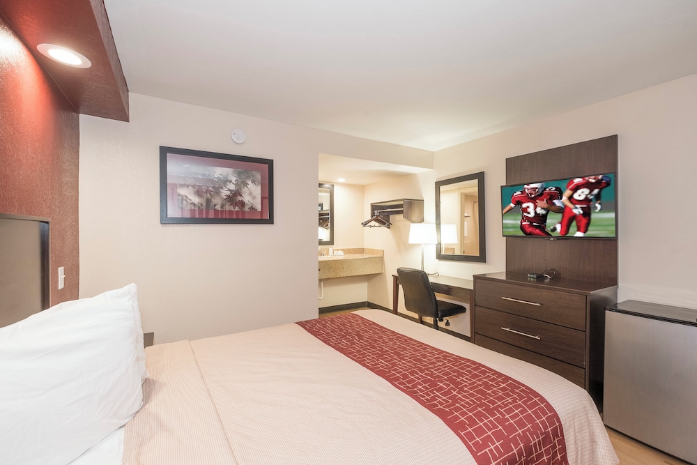 Standard, Queen Bed