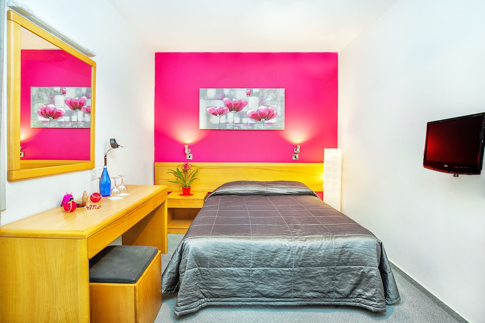 Troodos Hotel 40/50