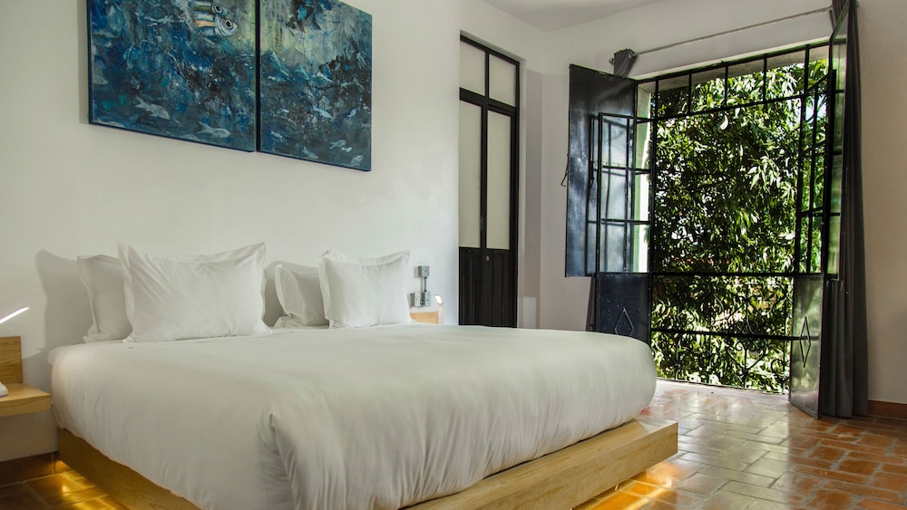 Agrado Guest House 17/56