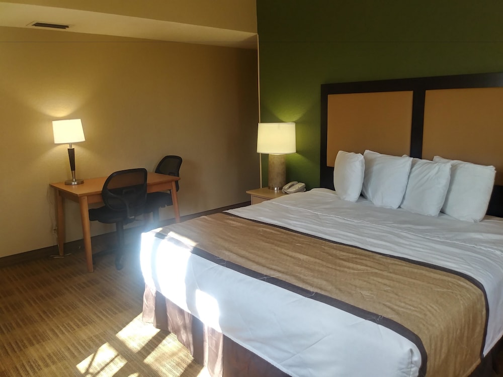 Studio 6 Suites Jacksonville Deerwood Park FL 24/71