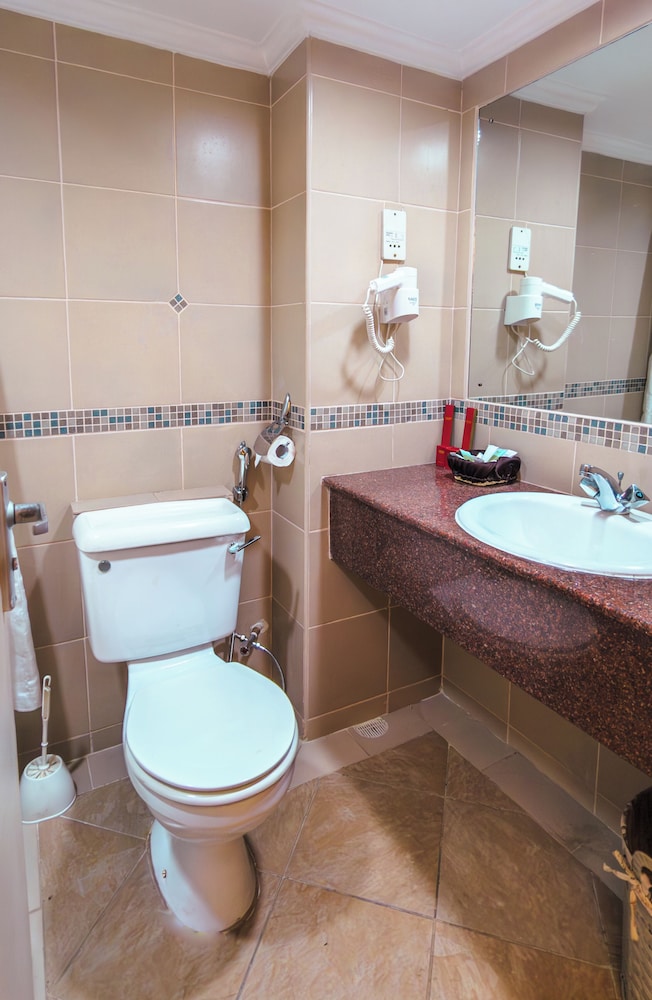 Standard, Twin Beds, Muthu Silver Springs Hotel Nairobi 9/9