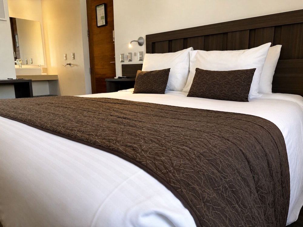 غرفة قياسية بسرير كينج، Su Merced Hotel Boutique 2/4