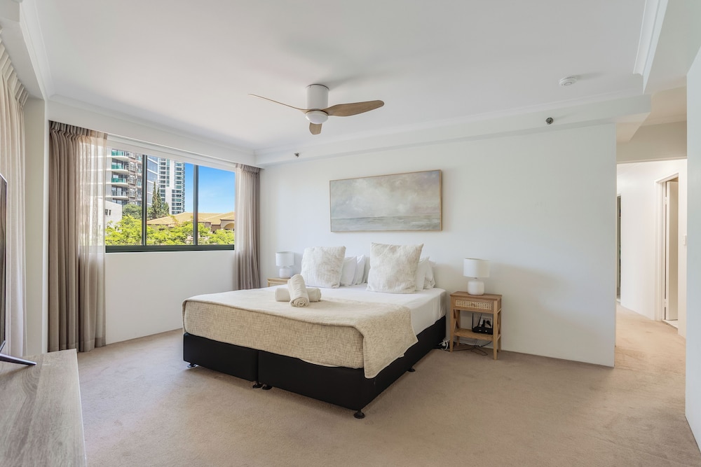 The Meriton On Main Beach 17/50