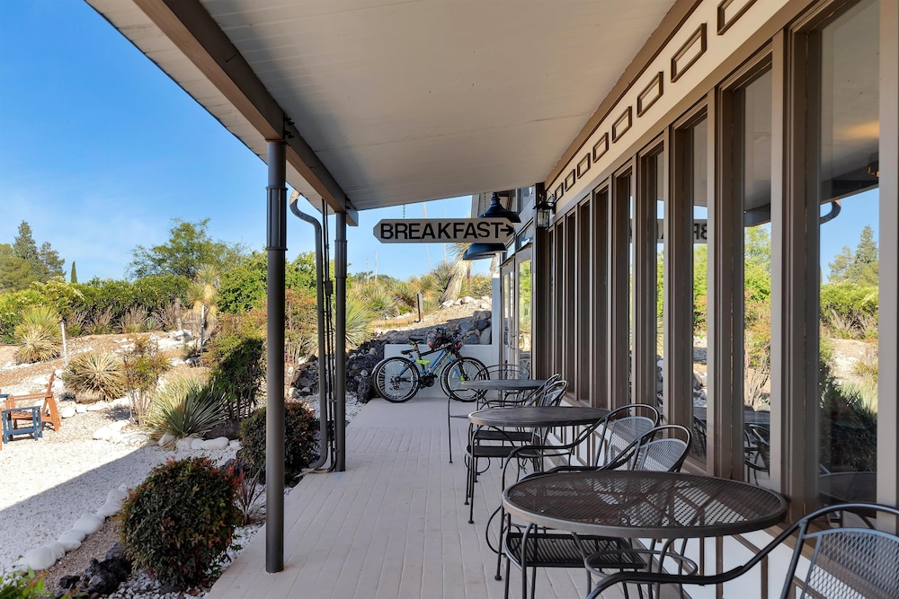 Tombstone Lookout Lodge, SureStay Collection by Best Western 26/49