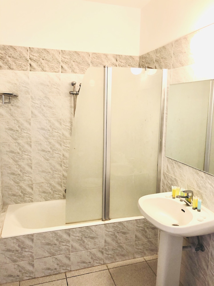 Maricas Boutique Hotel 63/65