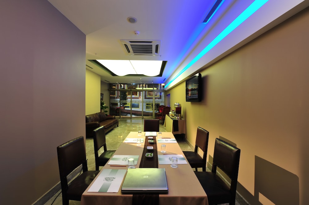 YASMAK COMFORT HOTEL 24/32