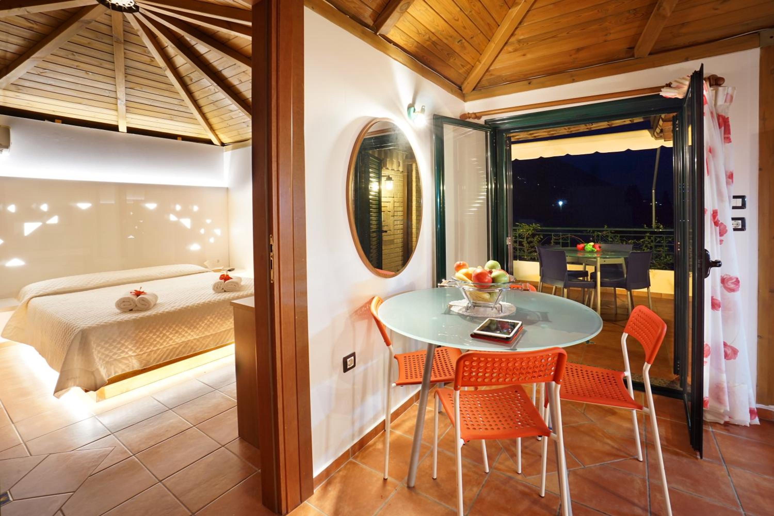 Felix Residence 46/66
