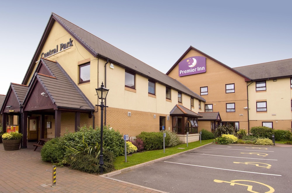 Premier Inn Rugby North (M6 Jct1) 22/27