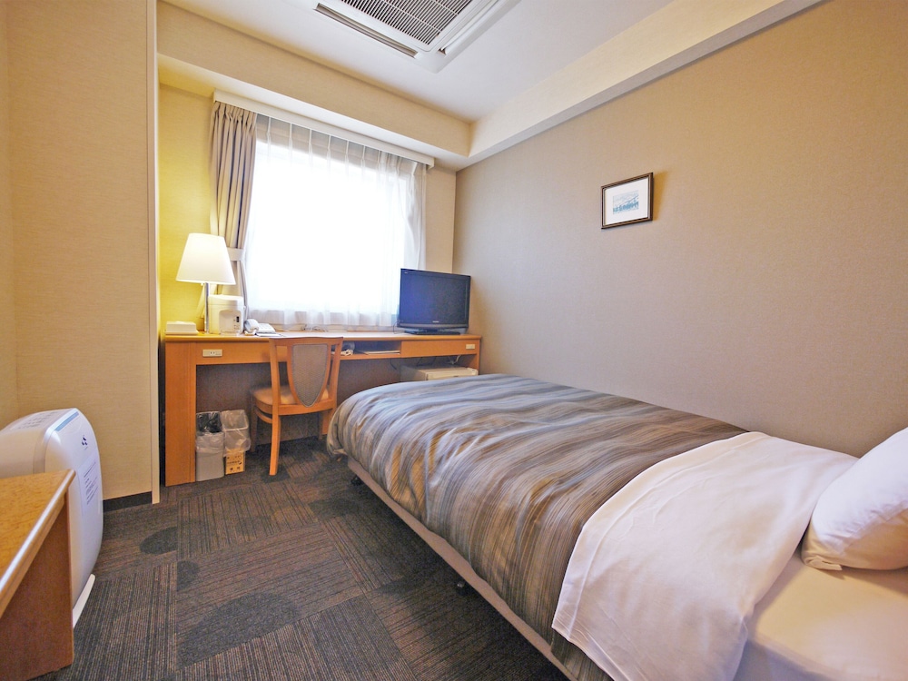 ROOM, SINGLE, SMOKING