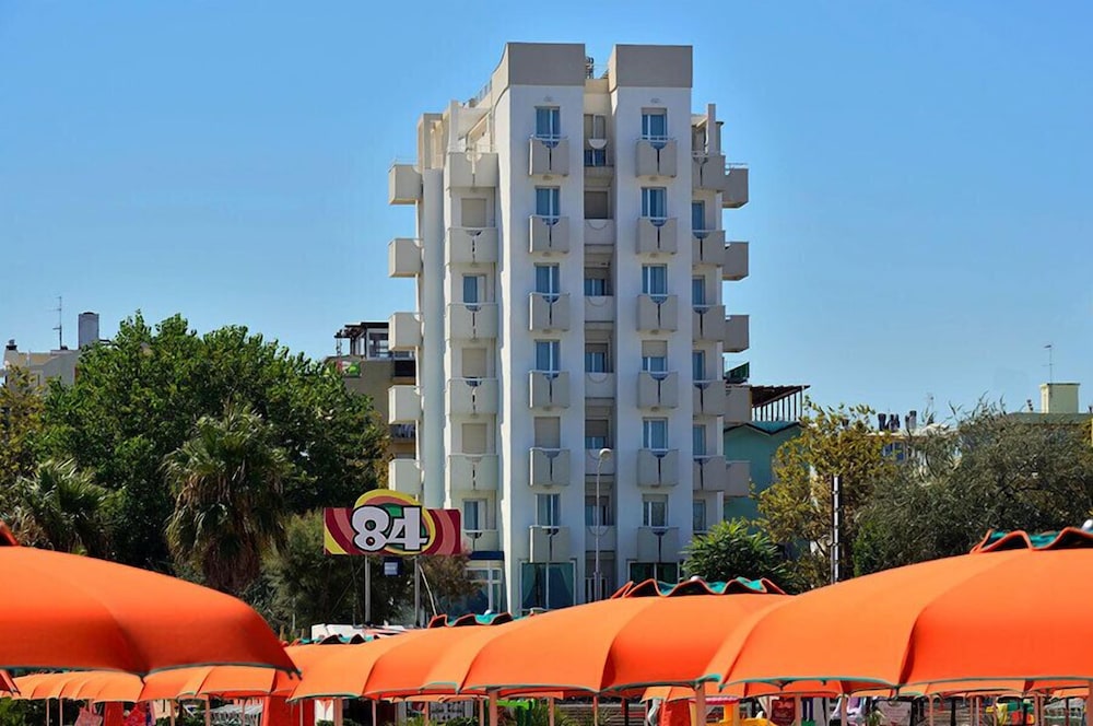 Hotel Aristeo 7/72