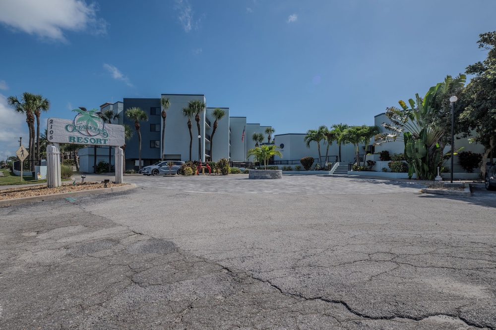 Oceanique Resort by Capital Vacations 38/48