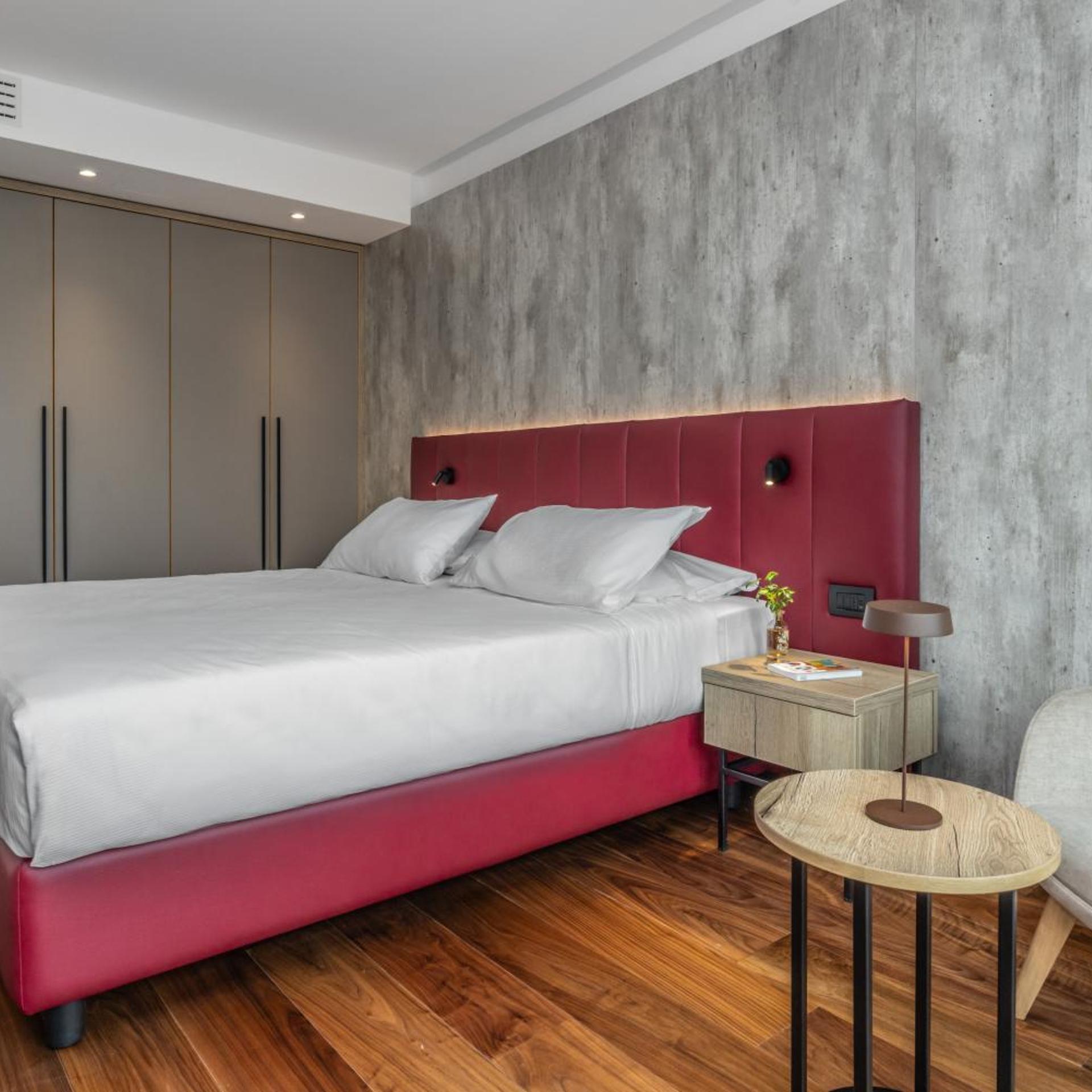 Suite, Lake View, Balcony