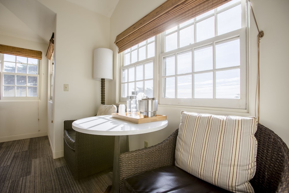 FogCatcher Inn 24/47