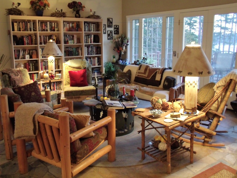 Inn to the Woods Bed and Breakfast 19/33