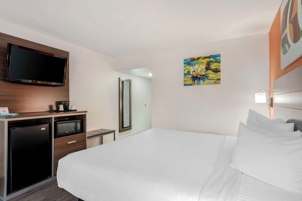 Standard, King Bed, Best Western Statesville Inn 3/9