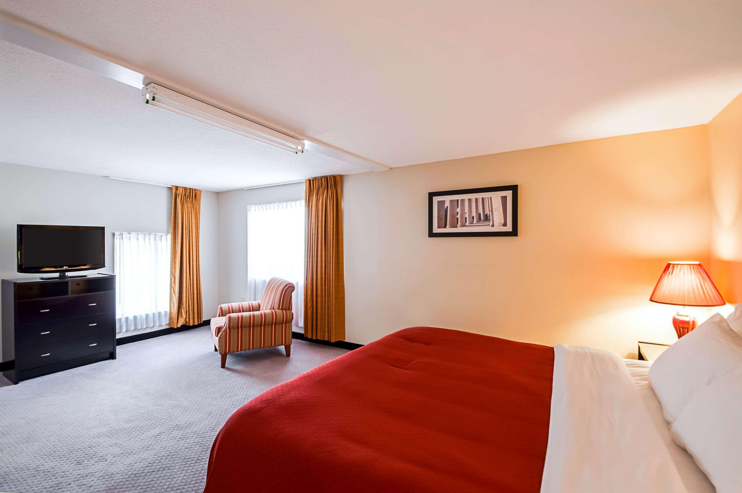 Efficiency, Suite, King Bed، Quality Inn near Potomac Mills 2/4