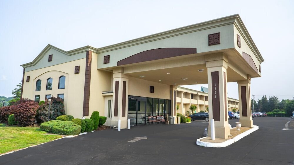 Riverview Inn & Suites 3/69