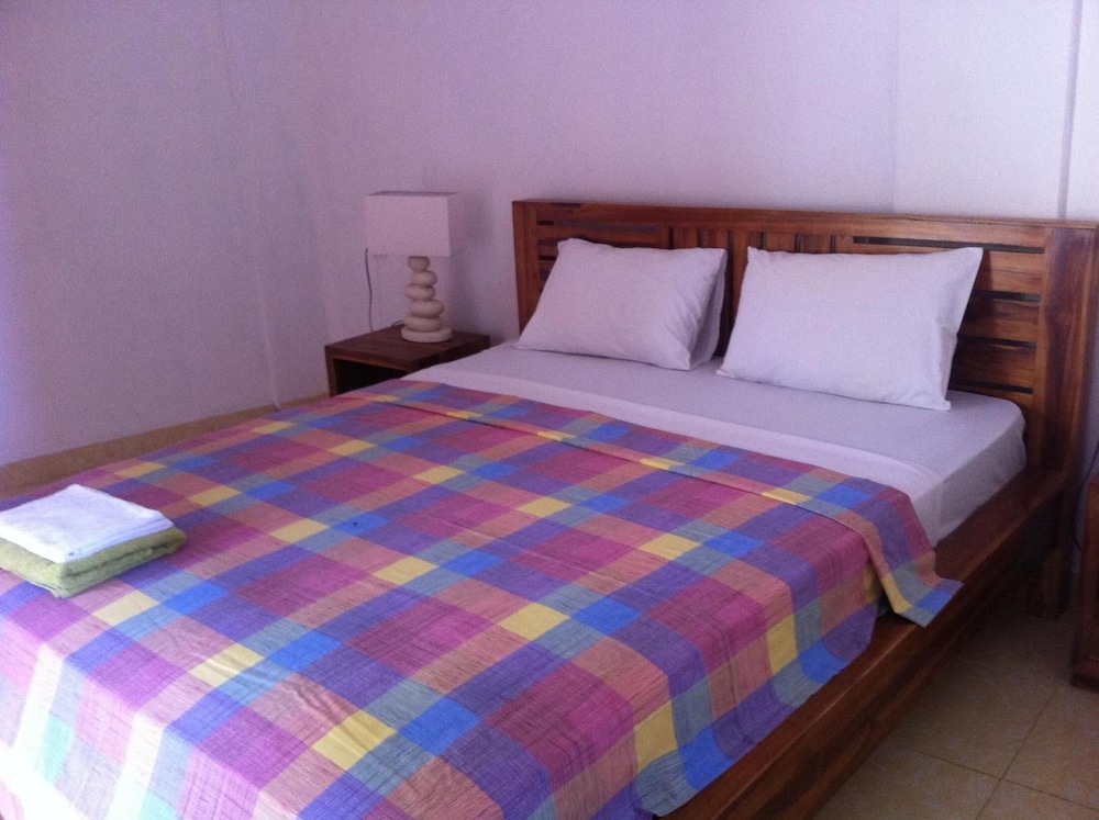 Amed Sari Beach Guesthouse 6/50