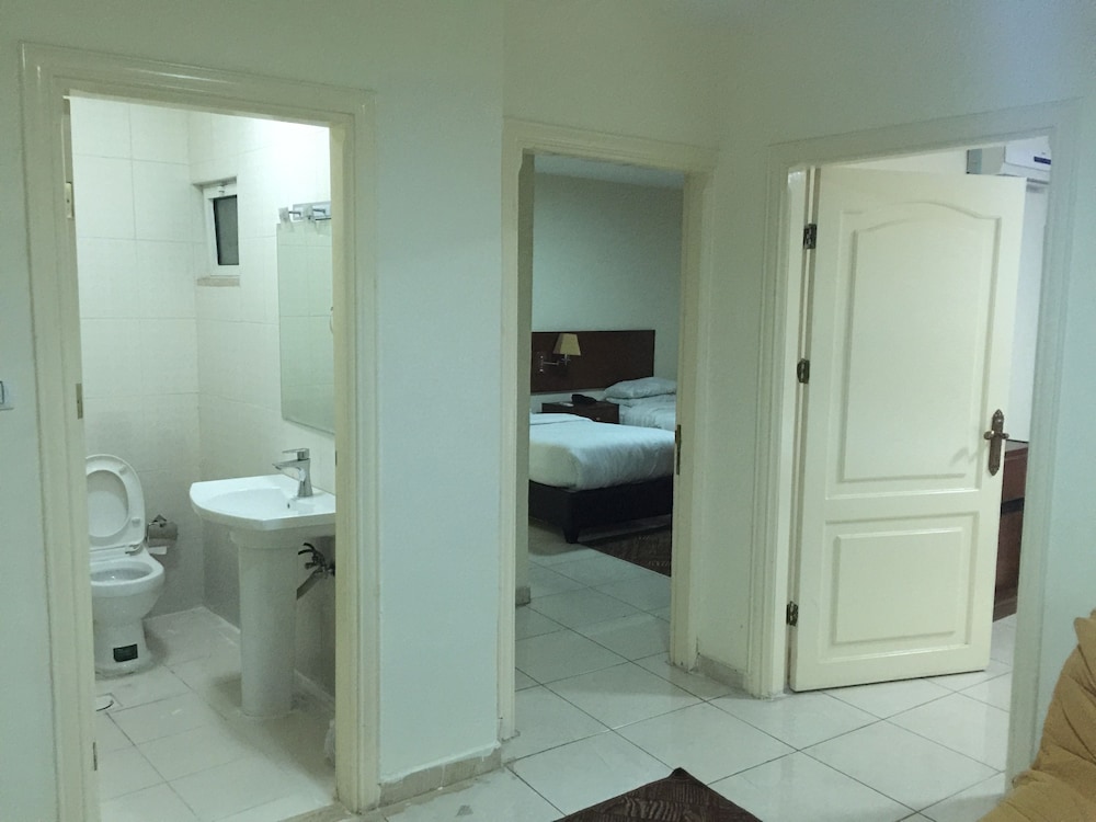 ZAINA PLAZA HOTEL 18/53