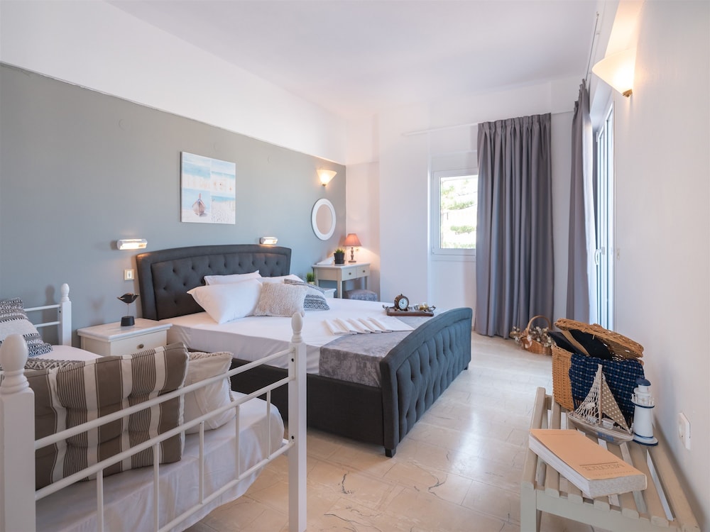 Pasiphae Hotel 27/64