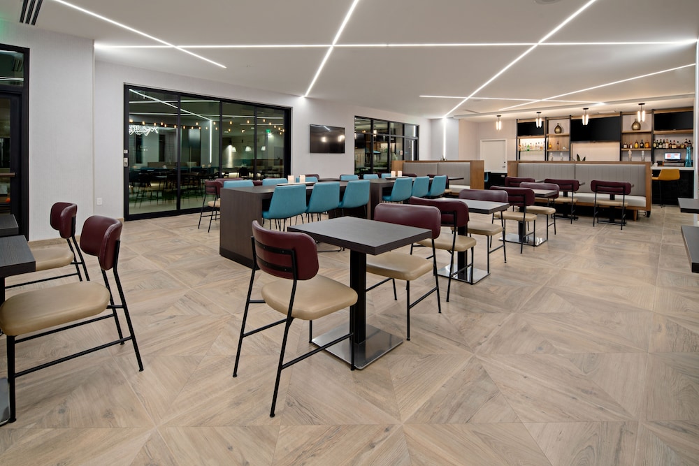 SpringHill Suites by Marriott Valencia 28/38