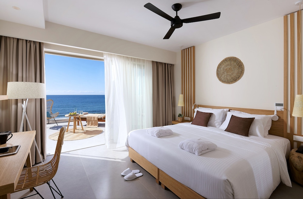 DOUBLE ROOM SUPERIOR