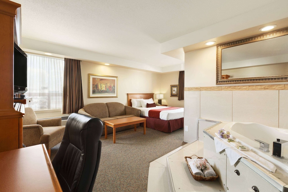 Travelodge By Wyndham Spruce Grove 27/50