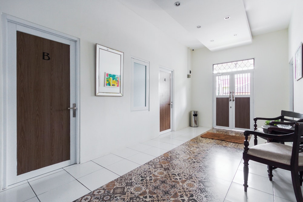 OYO 2975 House Of Mahira Syariah 15/19