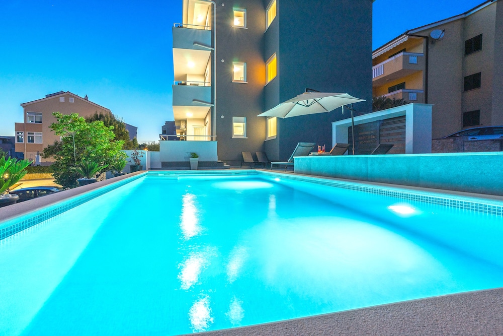 Summer Breeze Apartments 39/45