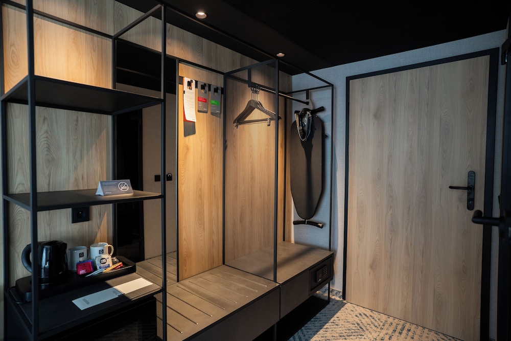 Q Hotel Plus Wroclaw 74/74