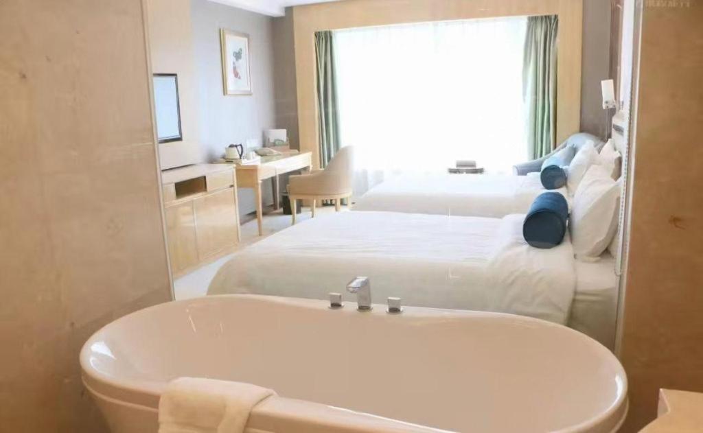 Fuyue Hotel 50/52