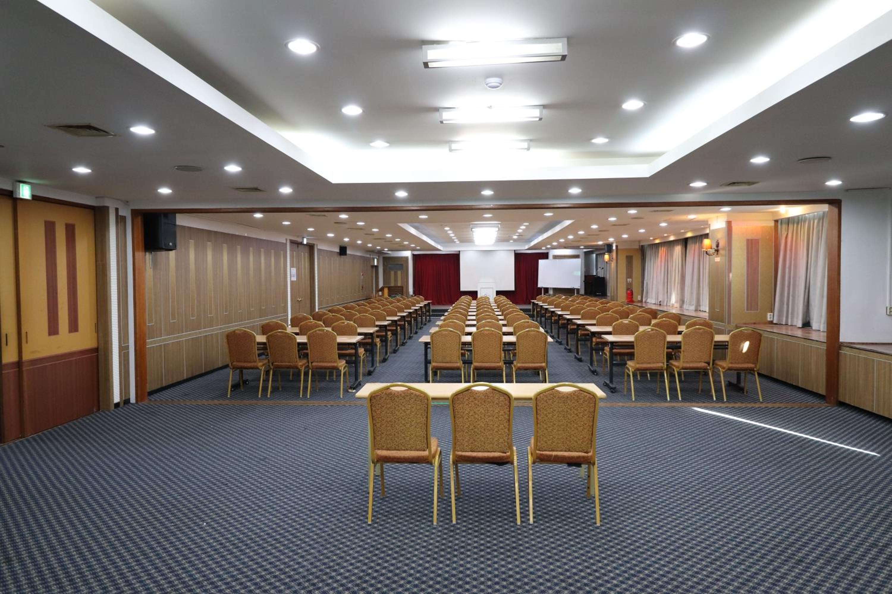 Chungju Grand Hotel 33/36