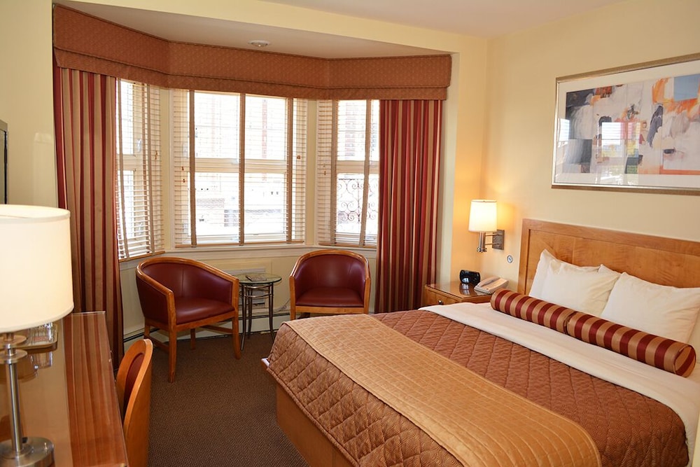 Alexander Inn 10/59