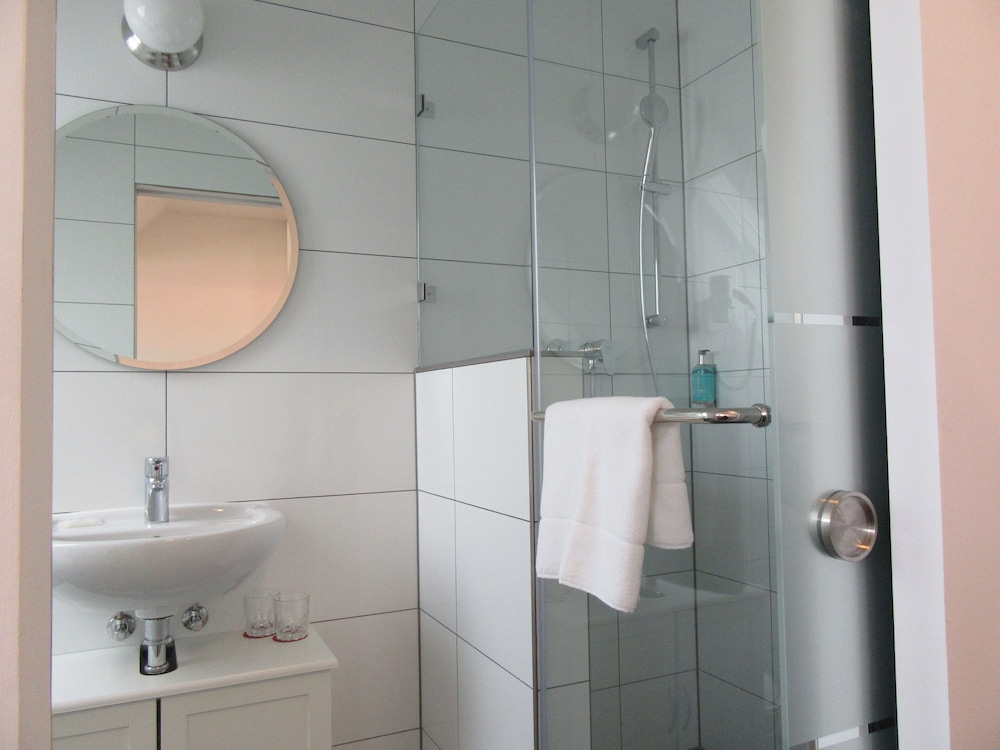 Minsu Hotel 23/25