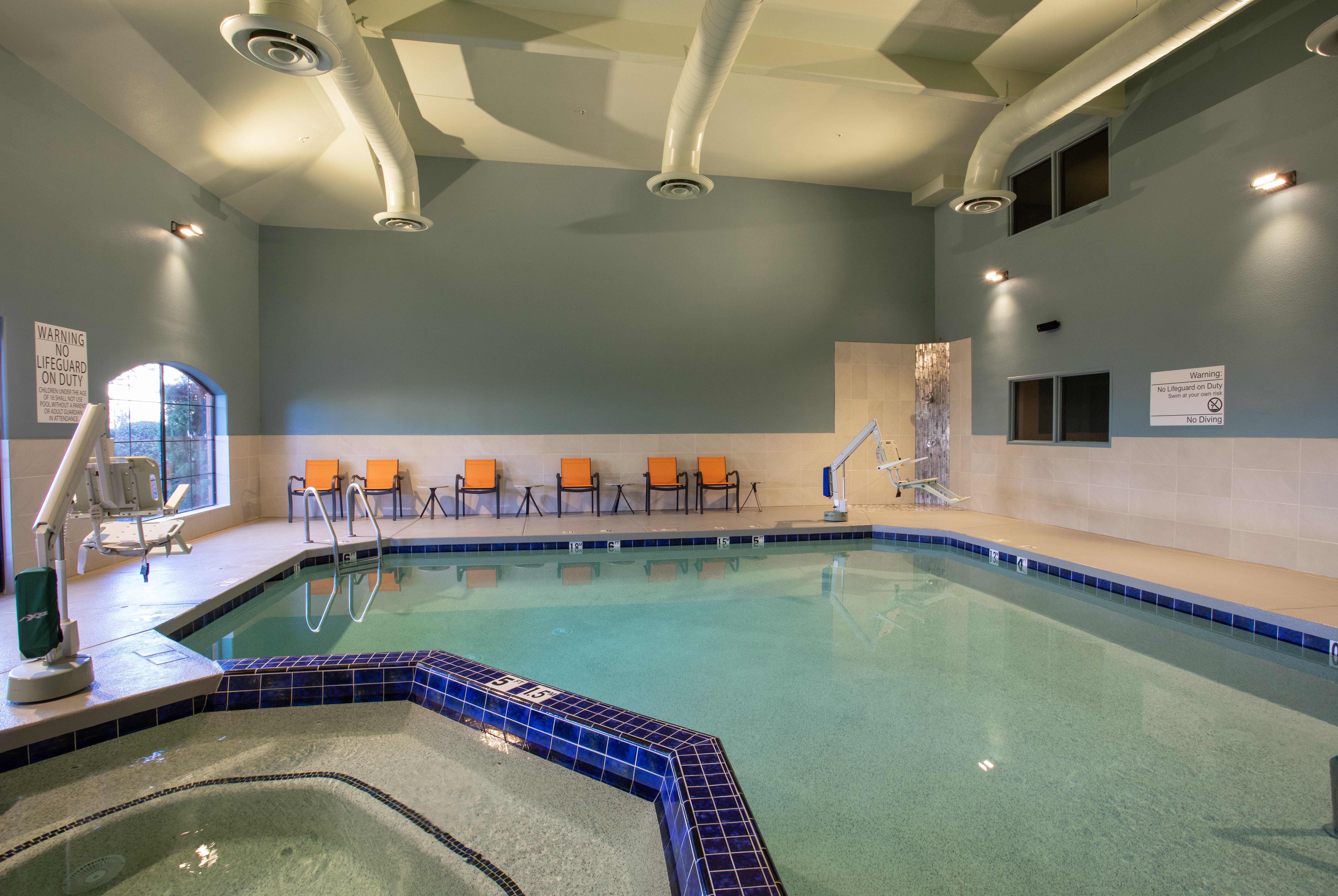 Holiday Inn Express Prescott 38/62