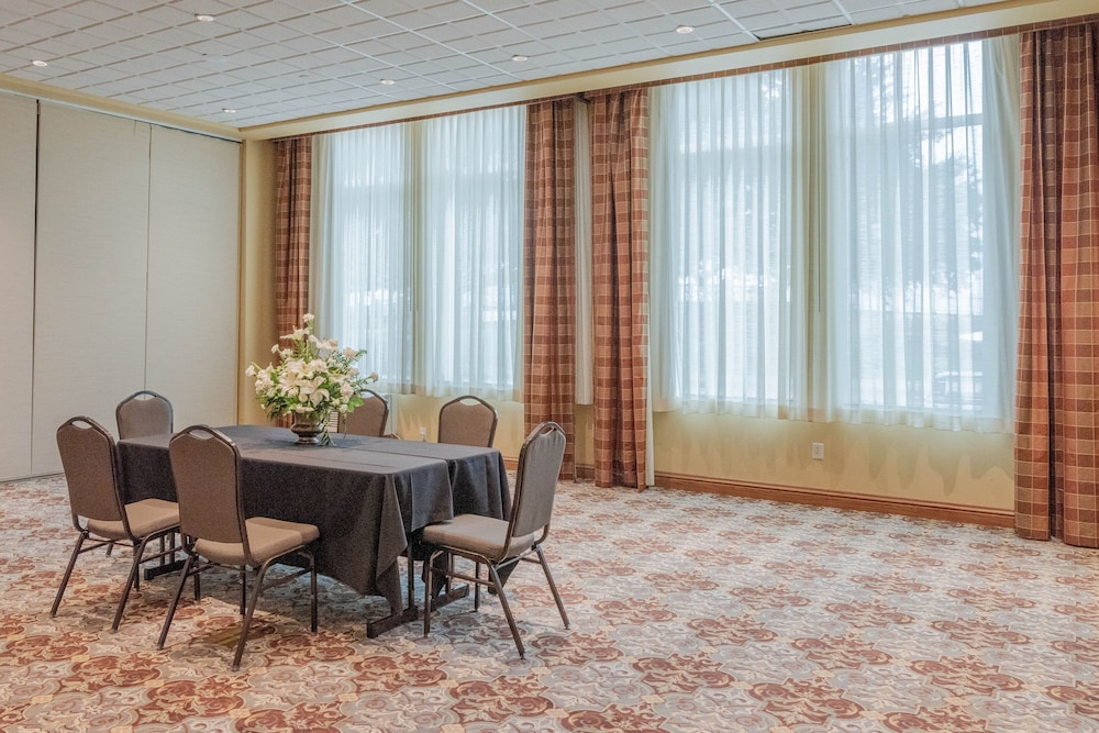 Natchez Grand Hotel and Suites On The River 30/48
