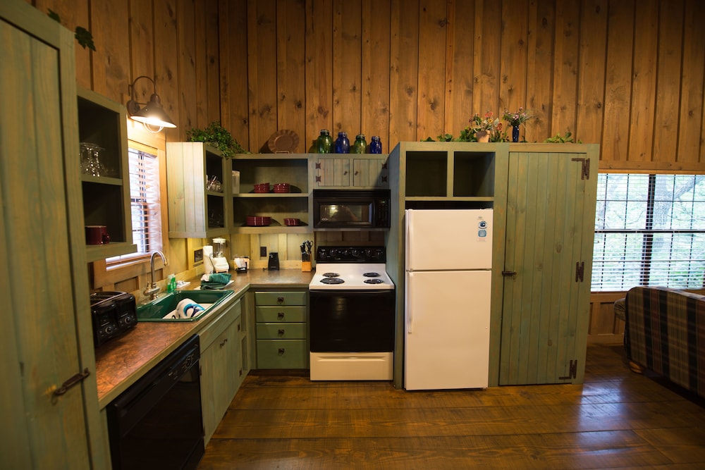The Cabins At Green Mountain 12/68